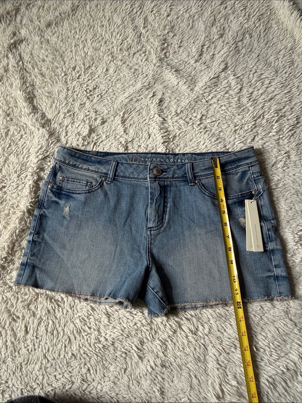 NWT LC Lauren Conrad Faded Blue Denim Cutoff Shorts size 14 - Picture 2 of 10